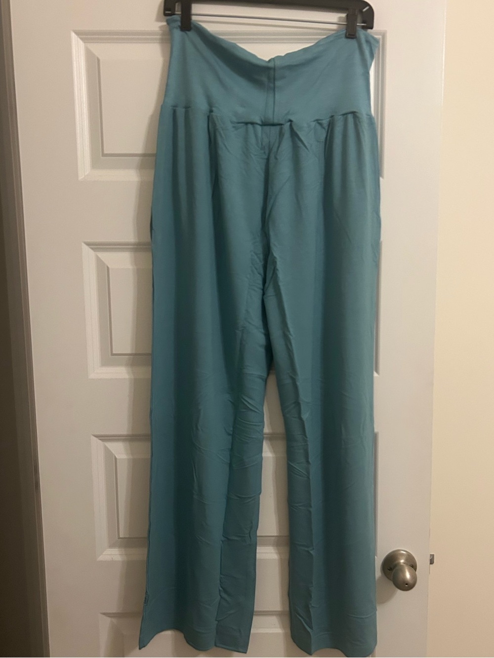 SOFT and COZY NWT Lounge Wear. Waist W/O stretch is 15, Length is 43